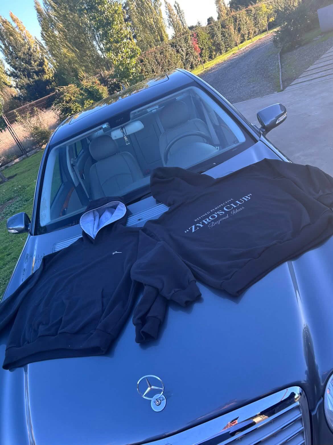 SUDADERA CON CAPUCHA