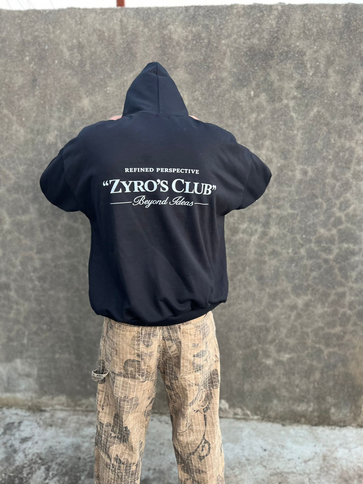 Hoodie ZYRO’S CLUB — Refined Perspective
