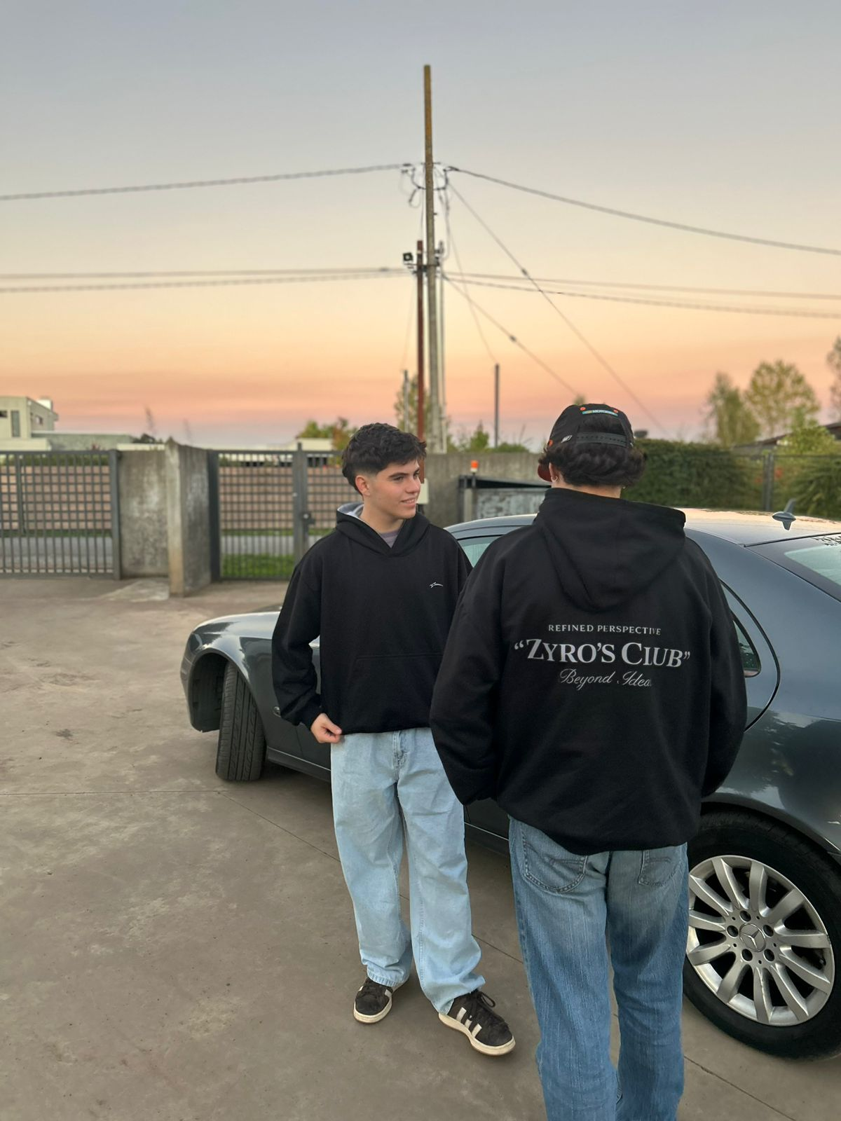 Hoodie ZYRO’S CLUB — Refined Perspective